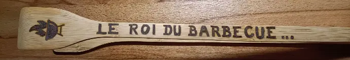 Pince à barbecue à personnaliser.
